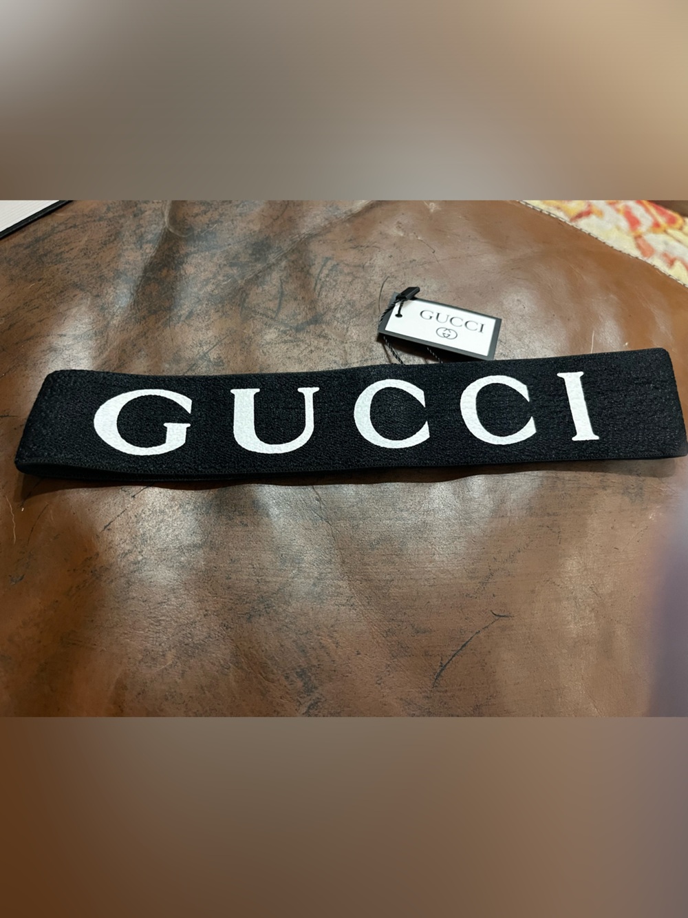 ⚫️ Gucci. Black White Spellout Stretch Headband
